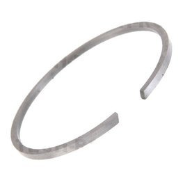 Pierścień tłoka podnośnika