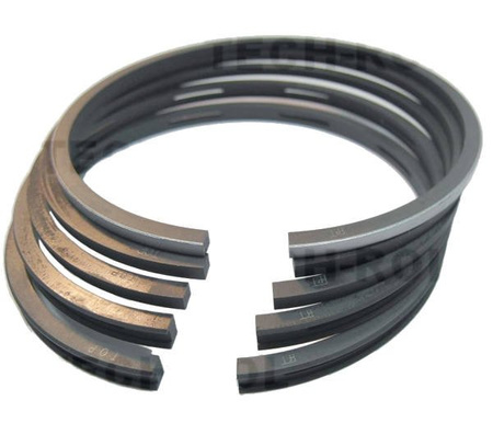 Komplet pierścieni silnika