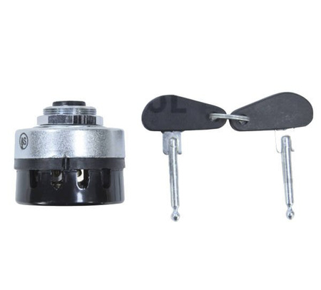 Stacyjka z kluczykiem, metalową nakrętką