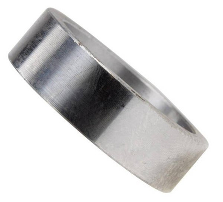 Tuleja dystansowa bębna hamulcowego