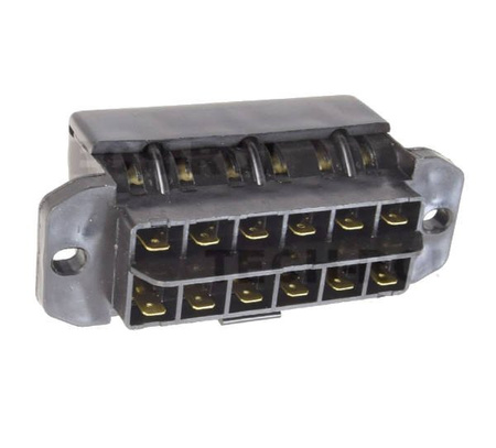 Skrzynka bezpieczników (6)