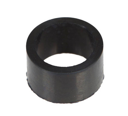 Tulejka uszczelniająca przy filtrze paliwa